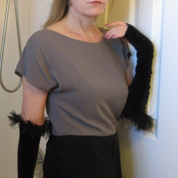 Alice + Olivia Dresses & Skirts - Alice & Olivia Chic Grey / Black Light Rayon / Silk Dress, Size 6 - 8, 10